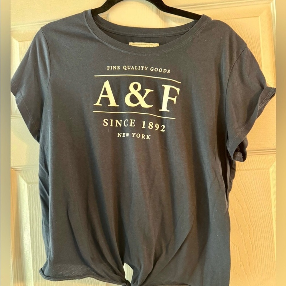Abercrombie & Fitch Navy Short Sleeve Tee